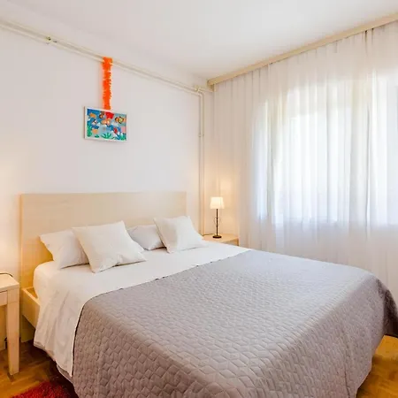 Rozmary Apartment Supetar